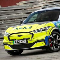 El Ford Mustang Mach-E es convertido en patrulla y despierta interés en la policía de Reino Unido