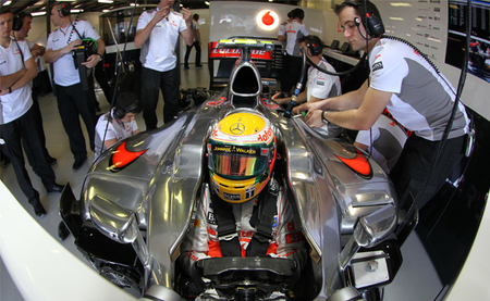 Lewis Hamilton se lleva el mejor tiempo de los primeros entrenamientos libres en China