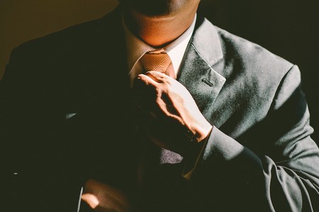 La gente que usa corbata podría estar reduciendo el flujo de sangre al cerebro