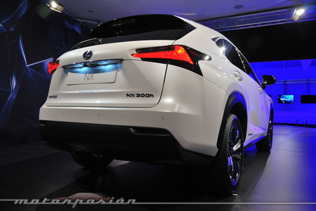 Lexus NX 300h F Sport