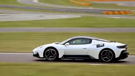 ¡Ya ruge! Así suena el Maserati MC20 ultimando su desarrollo en el circuito de pruebas de Ferrari