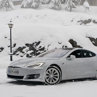 Tesla llama a revisión voluntariamente a 123.000 Model S por un problema en la dirección asistida