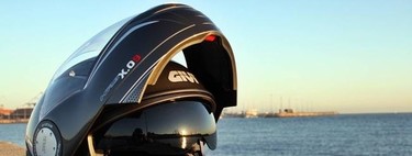 ¿Cuál es la homologación que debe cumplir un casco de motocicleta para ser seguro y legal?