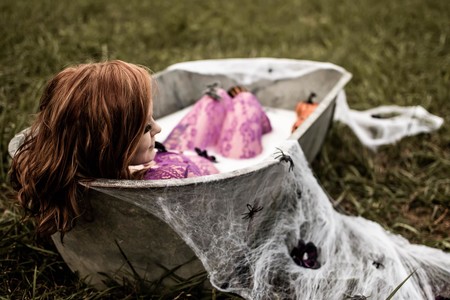 Preciosas fotografías de una embarazada inspiradas en Halloween que te querrás hacer