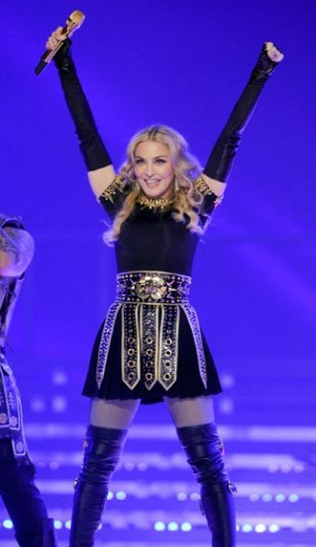 Madonna ha vuelto con todo el cargamento, ahora toca perfumarse con 'Truth or Dare'