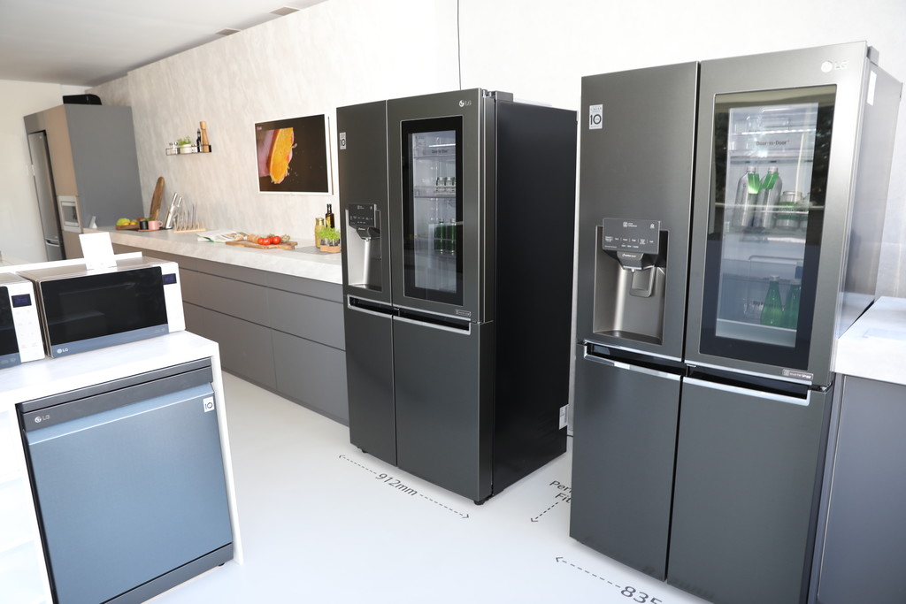 Los nuevos frigoríficos conectados de LG buscan mejorar el consumo e integrarse mejor en el diseño de la cocina 