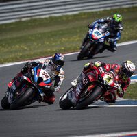 Álvaro Bautista ya es líder del mundial, pero el crecimiento exponencial de Toprak Razgatlioglu con la BMW asusta: "Tiene mucha velocidad" 