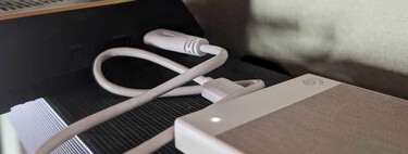 El USB de mi router por fin es útil: me he montado mi propio Google Fotos con un disco duro 