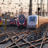 Alemania no ha tenido más remedio que paralizar todos sus trenes durante horas. El fallo: un sistema de comunicaciones que ya piensa sustituir 