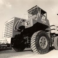 20 años para resucitar uno de los camiones más grandes del mundo: un monstruo colosal de 43 toneladas y 1.000 CV