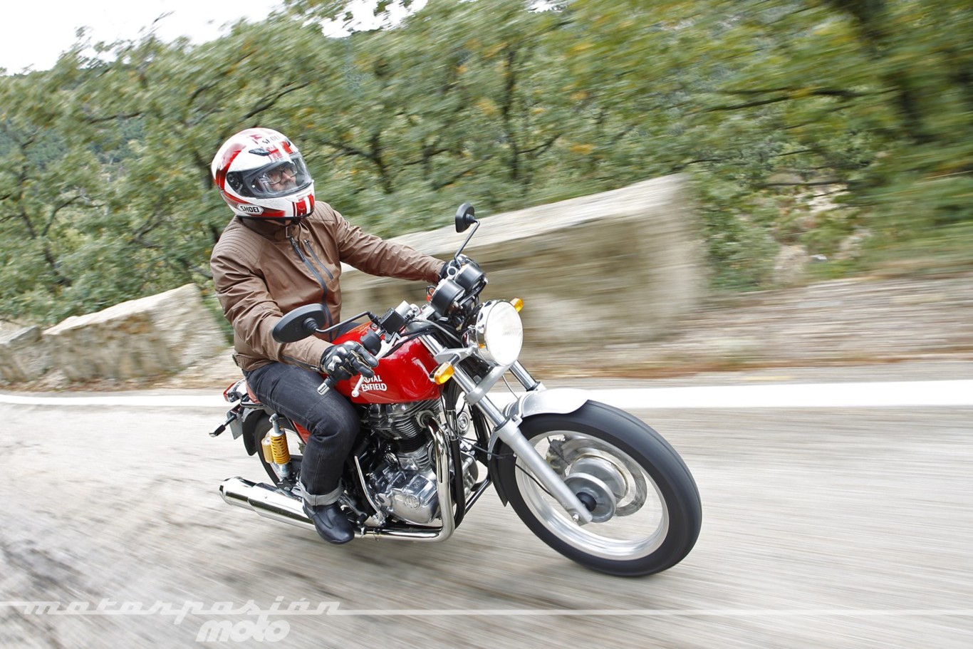 En Royal Enfield por la montaña de Madrid