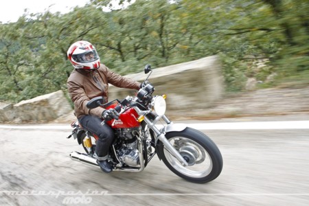 En Royal Enfield por la montaña de Madrid