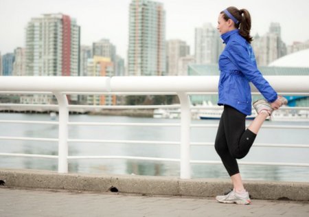 ¿Estirar antes de entrenar? Depende de cómo lo hagas