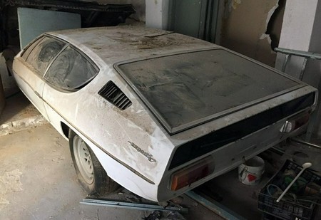 Este derruido Lamborghini Espada busca un restaurador que le brinde mucha paciencia y dinero