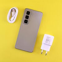 No tires los cargadores USB de tus móviles viejos aunque sean lentos: los mejores usos para darles una segunda vida 