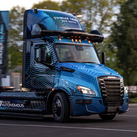 Mercedes quiere ganar otra batalla a Tesla en la guerra de la conducción autónoma: camiones que se conducen solos listos en tres años