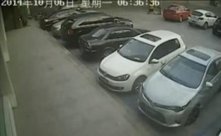 ¿Quieres cine de terror del bueno? Mira este vídeo de cómo no sacar un coche del aparcamiento