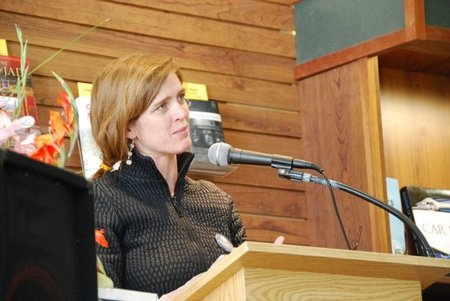 Samantha convence a Obama