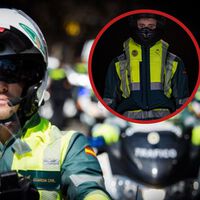 Los guardias civiles están hartos: no les dejan elegir entre moto o coche, y el calor convierte el chaleco airbag en un horno portátil 