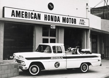 Honda restaura una pickup Chevrolet