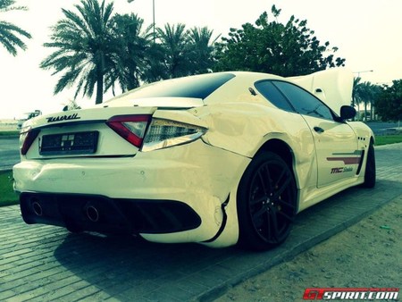 Dolorpasión™: Un Maserati GranTurismo MC Stradale hace "el trenecito"
