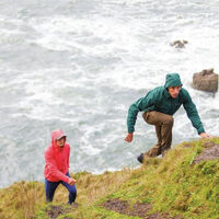 Descuento de más del 60% en la chaqueta Columbia resistente a la lluvia que no ocupa espacio en el armario  