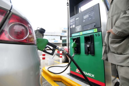Un invento mexicano impedirá que en la gasolinera te den litros de 800 ml