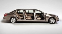 Mercedes Clase E limusina, siete plazas y casi seis metros