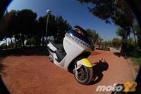 Vectrix VX-1, probamos la moto eléctrica 4/4