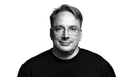 Linus Torvalds detesta las redes sociales y cree que son una enfermedad que alienta el mal comportamiento