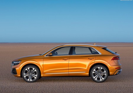 Audi Q8 2019 1280 0c