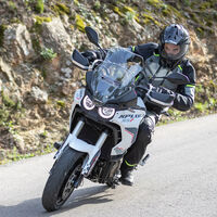 Esta trail española para el carnet A2 tiene cuerpo de MV Agusta, alma china y es más barata que una Voge 525 DSX
