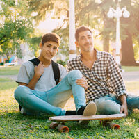 Mi hijo adolescente se avergüenza de mí: por qué sucede y cómo abordar la situación de forma positiva 