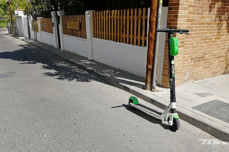 Conducir un patinete eléctrico quintuplicando la tasa máxima de alcohol le cuesta a este coruñés 1.000 euros