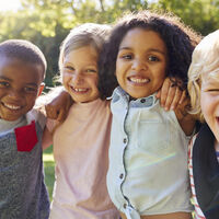 Cómo influyen los amigos en la autoestima y felicidad de los niños y adolescentes