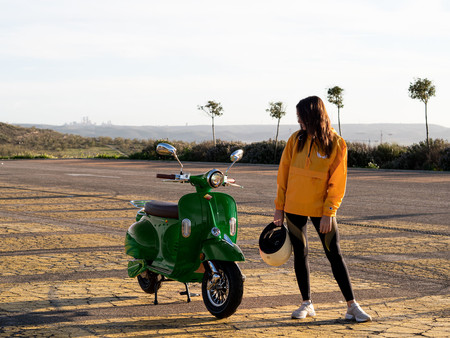 La Velca es una nueva moto eléctrica asequible, tiene 60 km de autonomía y reciclaje de batería incluido
