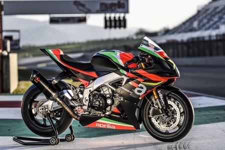¡Agotadas! Las 10 únicas Aprilia RSV4 X de 225 CV y 39.900 euros se vendieron en cuestión de horas
