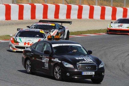 Infiniti M35h, un híbrido a la cabeza de los GT