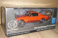 1965 Ford Mustang GT 2+2 Fastback a escala 1:18