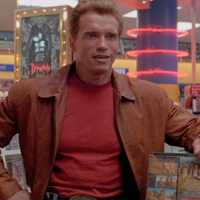 "La masacraron por cuestiones políticas": Arnold Schwarzenegger sale en defensa de una de sus películas más criticadas, El último gran héroe