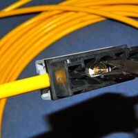 El primer cable Ethernet de la historia era amarillo "1968 Corvette" por una razón que no tenía nada de estética