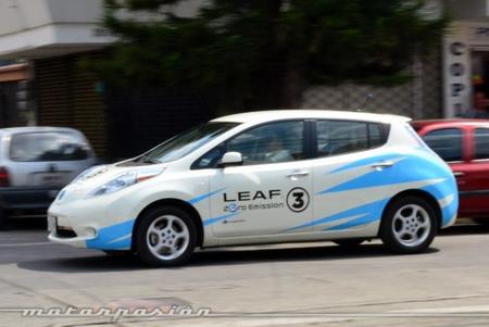 nissan_leaf_15.jpg