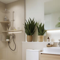 Este accesorio (que se coloca sin taladro) cuesta menos de 14 euros y es perfecto para mantener el orden en el baño 