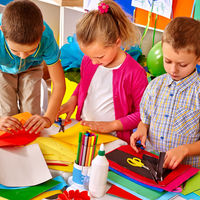 ¿Por qué Francia rebaja la edad de escolarización obligatoria a los tres años?