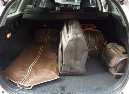 toyota_auris_ts_hybrid