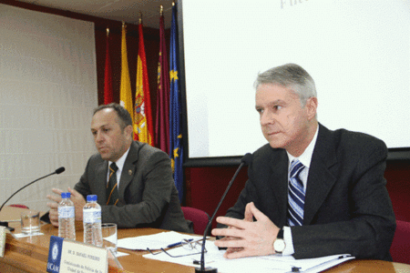 El número dos de la policía de Nueva York "vende" en Murcia el sistema de vigilancia de Microsoft