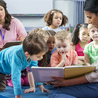 Miles de niños se quedan sin plaza en las escuelas infantiles de Madrid: las listas se retrasaron hasta después de las elecciones y hay 72 horas para reclamar