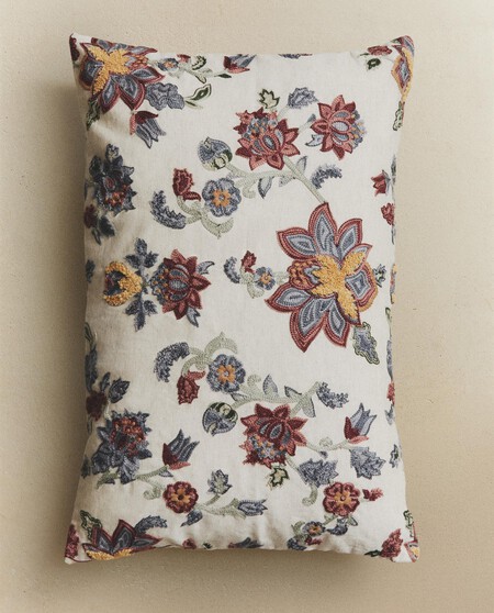 FUNDA COJÍN BORDADOS