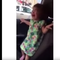 Poner su canción favorita: método infalible contra las rabietas 