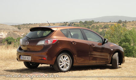 Mazda3 1.6 CRTD 115 cv lateral